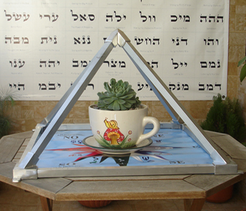 Piramide Energetica Terapeutica 75 cm Plantas